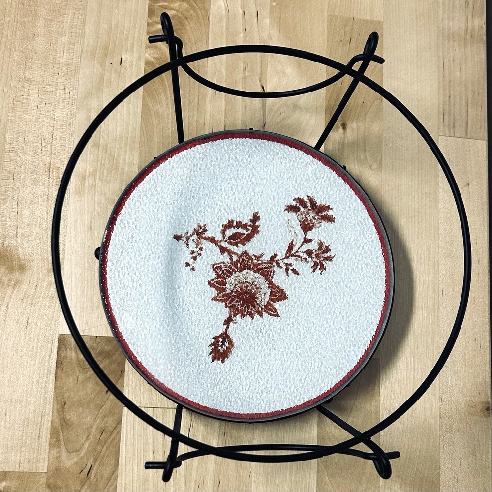 Temptations by Tara Cranberry Toile Round Baker 2qt Lid Wire Rack Trivet Cottage - Picture 7 of 14